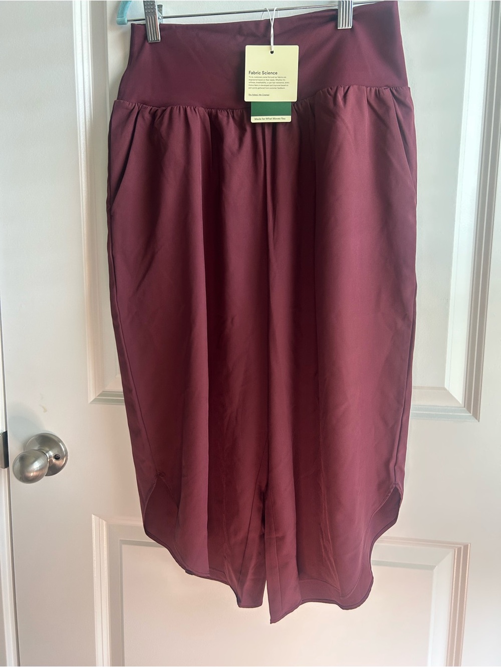 HALARA “Breezeful”High Waisted Crossover Pocket Quick Dry Capri Pants
